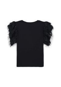 Top corto nero a maniche corte con maniche sfrangiate e fluffy che aggiungono volume e contrasto al corpo in tessuto liscio.