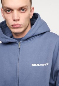 Multiply Apparel Mikina so zipsom - coastal fjord