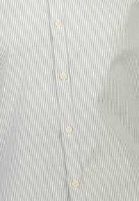 Lindbergh MANDERIN SUPERFLEX OXFORD - Camisa - dk green