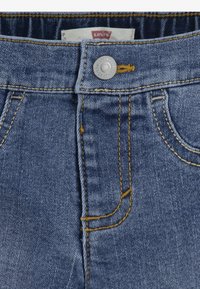 Levi's® HIKING TEE & PANT SET - Pikkade varrukatega topp - bright white