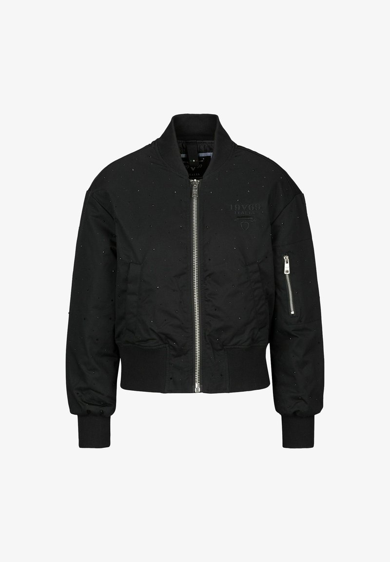 Zwarte bomberjack met een rits aan de voorkant, geribde boorden en verspreide versieringen. Heeft een zak op de linkermouw en logo-detail.
