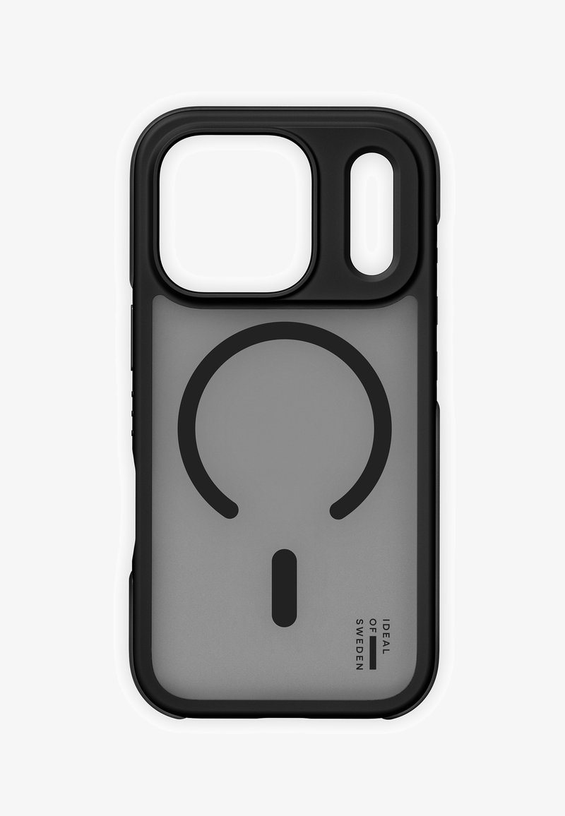 Czarny i szary ochronny futerał na telefon z dużym wycięciem na aparat, okrągłym, kompatybilnym z MagSafe wzorem oraz nadrukiem „Ideal of Sweden”.