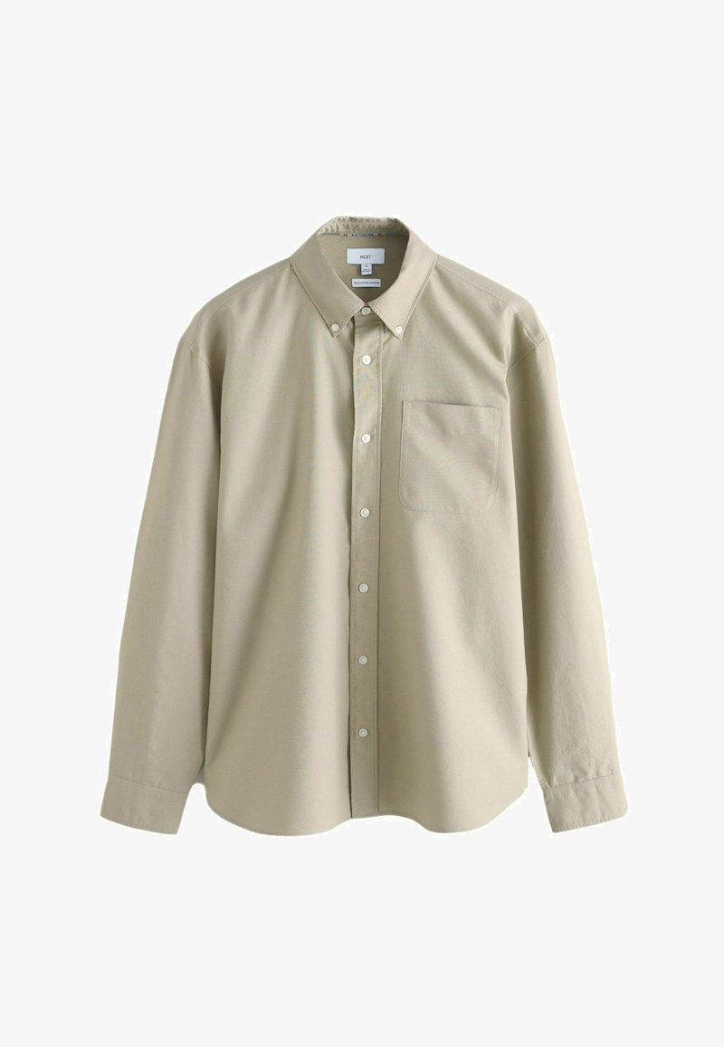 Bēša garroku krekls ar pogām, krūšu kabatu un apkakli ar pogām, attēlots uz baltas fona.