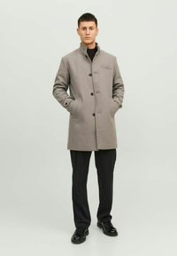 Jack & Jones PREMIUM BLAMELTON SN - Īss mētelis - greige