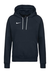 Dunkelblauer Pullover-Hoodie mit einer Fronttasche, weißen Zugbändern und einem weißen Nike-Swoosh-Logo auf der linken Brust. Aus weichem Baumwollmaterial.