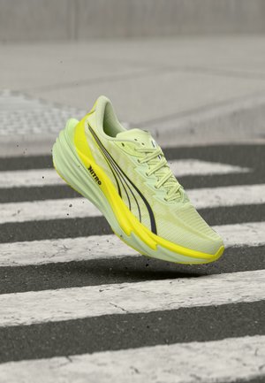 DEVIATE NITRO 4 - Chaussures de running sur route - apple spritz-lux lime