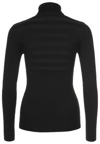 Pull encolure montant noir avec des manches longues et un design rayé texturé dans le dos. Fabriqué en matériau tricoté lisse.