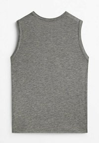 Graues, ärmelloses Shirt aus weichem, dehnbarem Stoff, mit schlichtem Rundhalsausschnitt und einem sauberen, minimalistischen Design ohne Verzierungen.