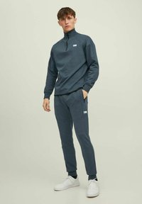 Jack & Jones JPSTWILL AIR PANTS - Spodnji deli trenirk - orion blue