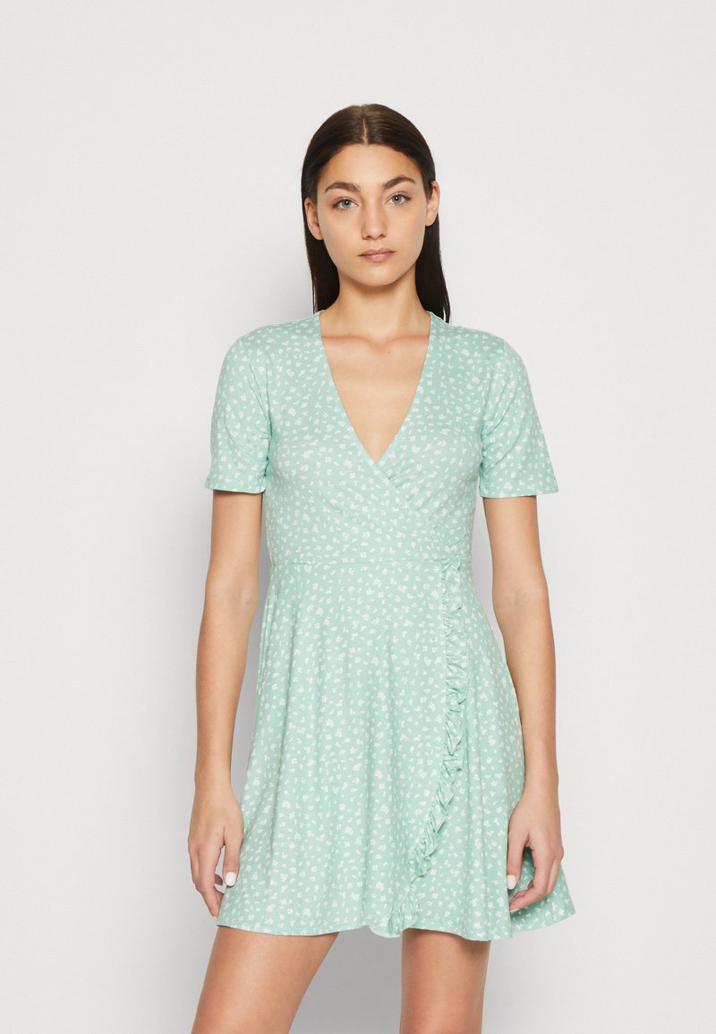 Even&Odd Jersey dress green/white/green Zalando.co.uk