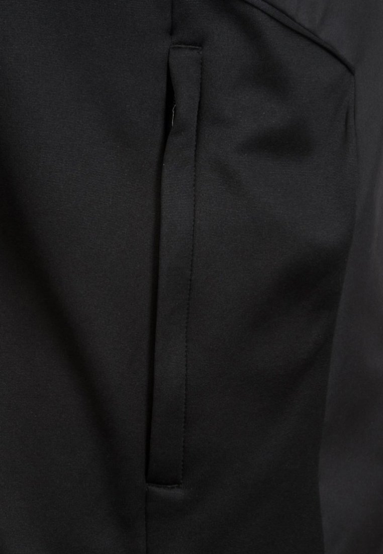 tiro 19 all black