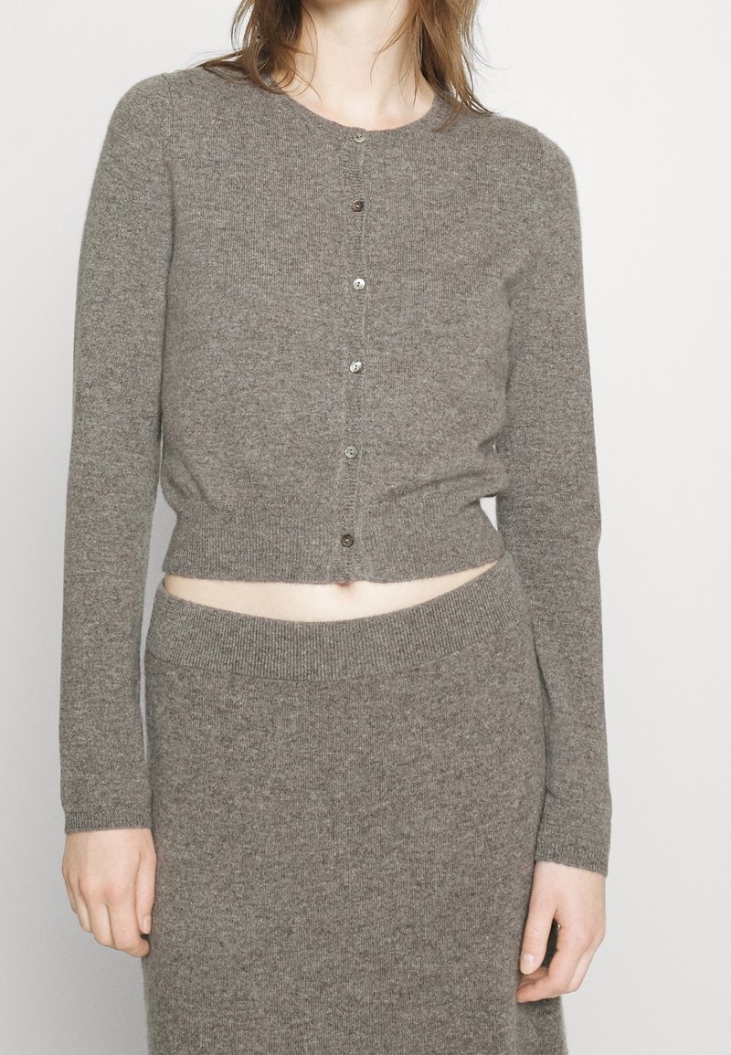 FTC Cashmere Strickjacke - taupe