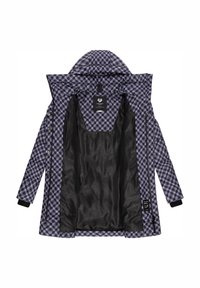 Chaqueta de patrones morados y negros con capucha, que presenta un forro interior suave y acentos en los puños negros, desabrochada para mostrar los detalles interiores.