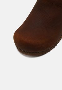 Sanita CHRISSY OPEN - Clogs - chestnut