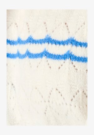 Pull tricoté en blanc cassé avec des rayures horizontales bleues. Présente un motif texturé de pics et de vallées sur tout le tissu.