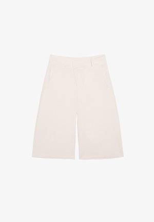 Stradivarius, CROSSOVER WAIST SMART BERMUDA SHORTS - Shorts - beige