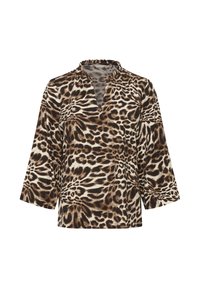 Leopardprint top met een V-hals en geplooide halslijn. Heeft driekwartmouwen en een losse pasvorm. Kleuren zijn bruin, zwart en crème.