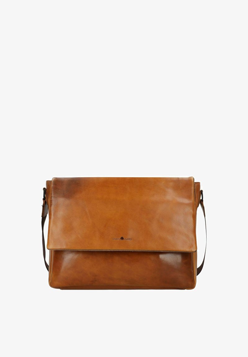 Borsa messenger in pelle marrone con chiusura a pattina, caratterizzata da una texture liscia, tracolla regolabile e un discreto logo a rilievo.