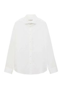 Biała koszula z guzikami wykonana z gładkiego materiału, z klasycznym kołnierzykiem, długimi rękawami i prostym krojem z zapięciem na guziki.