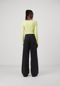 Gap Tall UTILITY EASY WIDE LEG MAXWELL - Široké nohavice - black