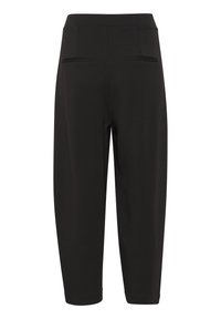 Pantaloni neri con una texture liscia, taglio affusolato, due tasche posteriori e una cintura larga. Nessun chiusura visibile o dettagli aggiuntivi.