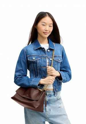 COACH, CHELSEA SHOULDER BAG 30 WITH CHAIN . - Borsa a mano - b maple
