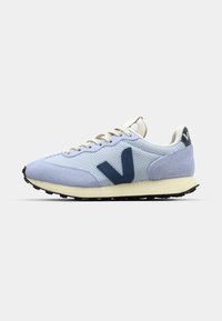 Unselected, swan/nautico