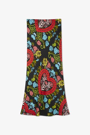 Musterstoff mit schwarzem Hintergrund und bunten Blumenmustern in Rot, Rosa, Blau und Grün, in Form eines rechteckigen Stücks.