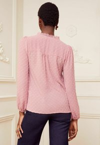 Love & Roses V NECK TRIM DOBBY - REGULAR FIT - Blúzka - pink