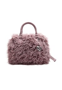 Lyserød faux fur håndtaske med læderdetaljer, dobbelte håndtag, aftagelig skulderrem og en metallisk hjertecharmsdetalje.