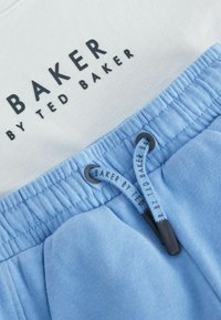 Baker by Ted Baker SET REGULAR FIT - Šortky - blue