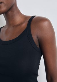 Lindex Pyjamapaita - black