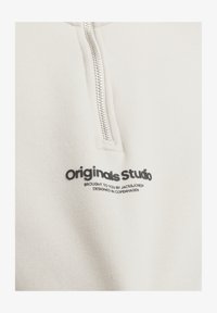 Unselected, moonbeam