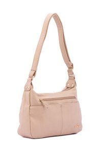 Borsa a mano sintetica beige con finitura texturizzata, dotata di un compartimento principale, tasca anteriore con zip, tracolla regolabile e dettagli in tono oro.