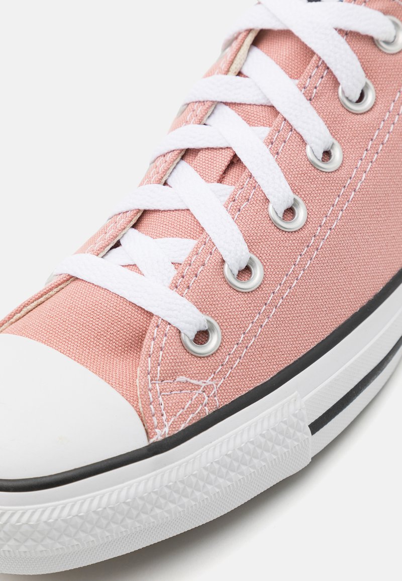 converse chucks koralle