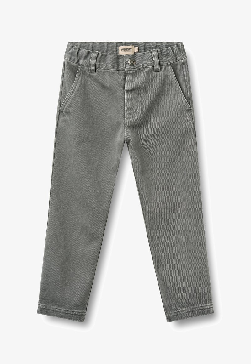 Pantalon gris pour tout-petit avec poches avant, passants de ceinture, fermeture par bouton et une étiquette portant l’inscription "Wheat" à l’intérieur de la ceinture.