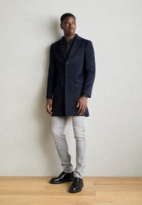 Isaac Dewhirst Klassisk kåpe / frakk - navy