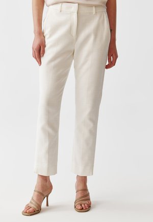TATUUM RIMINI - Trousers - off white
