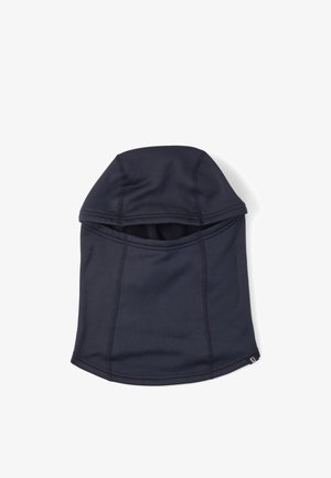 Sort balaclava med synlige sømme og et lille stoflogo-tag på den nederste kant, designet til at dække hoved og nakke.