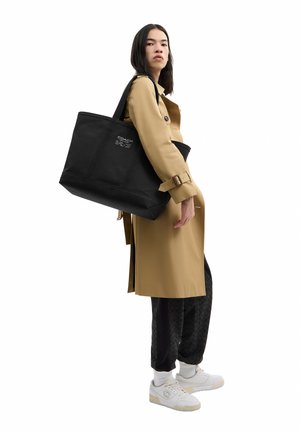 COACH, UTILITY TOTE - Velika torba - black