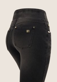 Freddy N.O.W.® YOGA DENIM - Ļoti pieguloši džinsi - jeans nero cuciture in tono
