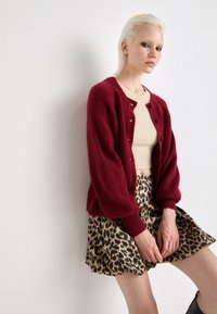 MSCH Copenhagen HOPE CARDIGAN - Gilet - rhubarb