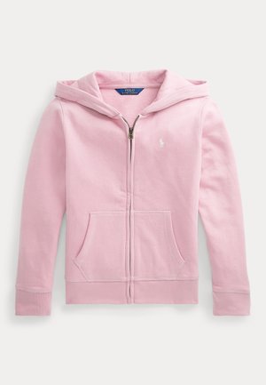 Svijetloruža duks jakna s patentnim zatvaračem, prednjim džepovima, dugim rukavima i malim izvezenim logotipom na lijevoj strani prsnog koša, položena ravno na bijeloj pozadini.