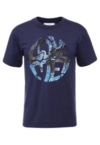 Camiseta de algodón de color navy con mangas cortas que presenta un diseño circular hecho de lentejuelas reversibles azules y negras que dicen "AME ME".