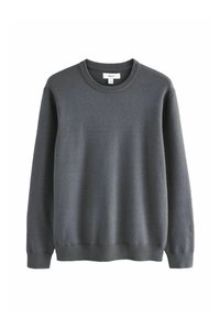 Sudadera gris de cuello redondo hecha de una tela suave, con puños y dobladillo de canalé, con una etiqueta visible en el cuello.