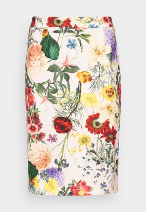 Falda lápiz floral con una mezcla de flores coloridas sobre un fondo claro, tejido suave, diseño de largo medio y silueta ajustada.