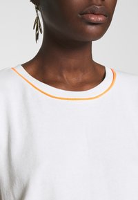 Marc O'Polo DENIM Jednoduché tričko - white