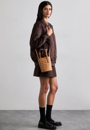 AREN TOTE - Handbag - cognac