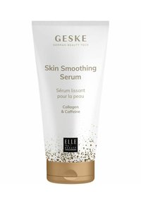 Siero levigante per la pelle GESKE in un tubo bianco a compressione, con accenti dorati e un design maculato nella parte inferiore. Contiene collagene e caffeina.