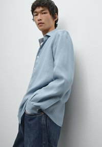 Massimo Dutti LIGHTWEIGHT SLIM FIT - Camicia - blue